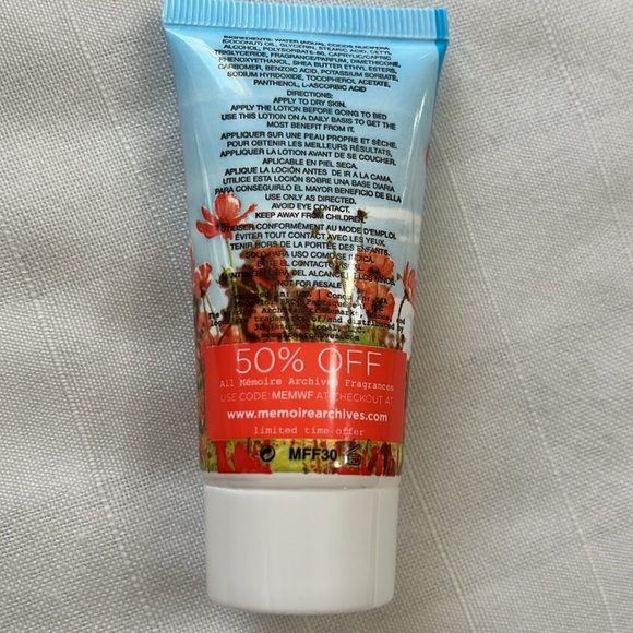 Memoirs Archives body lotion Wild Flower Fields 30 ML/ 1 oz. - Picture 4 of 9
